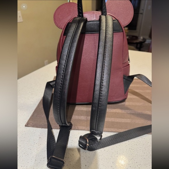 Loungefly x Disney Minnie Mouse Quilted Velvet Bow Mini Backpack - Picture 6 of 6